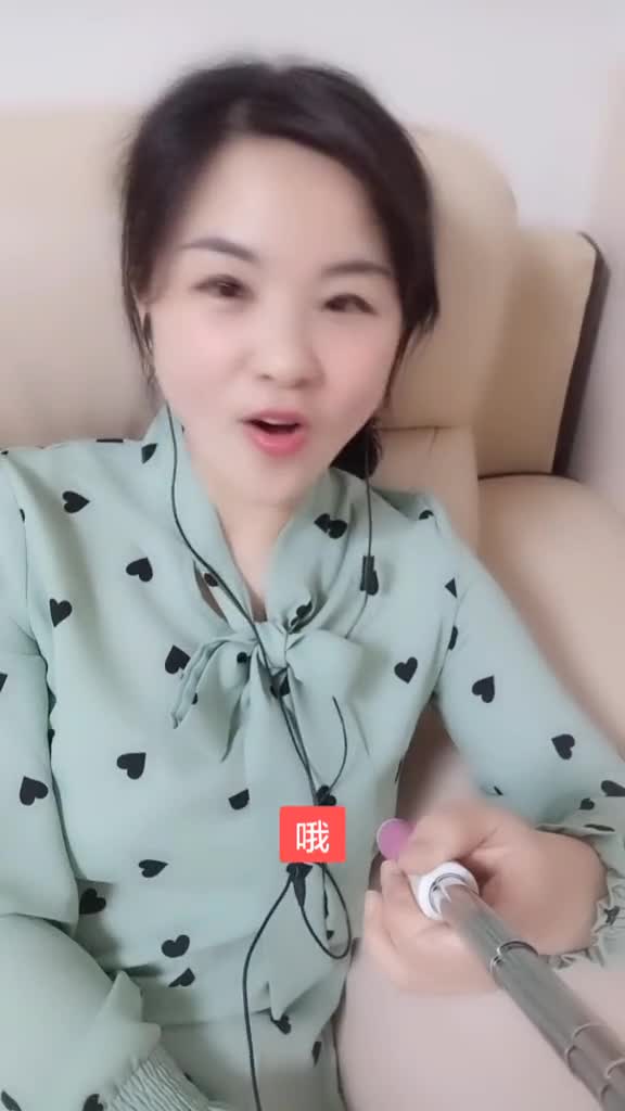 感觉这就是给我打的广告,即是火锅底料,又是酱油,又是油的,那个谁写的词,谢谢了