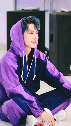 #壁纸#帅气王一博高清壁纸