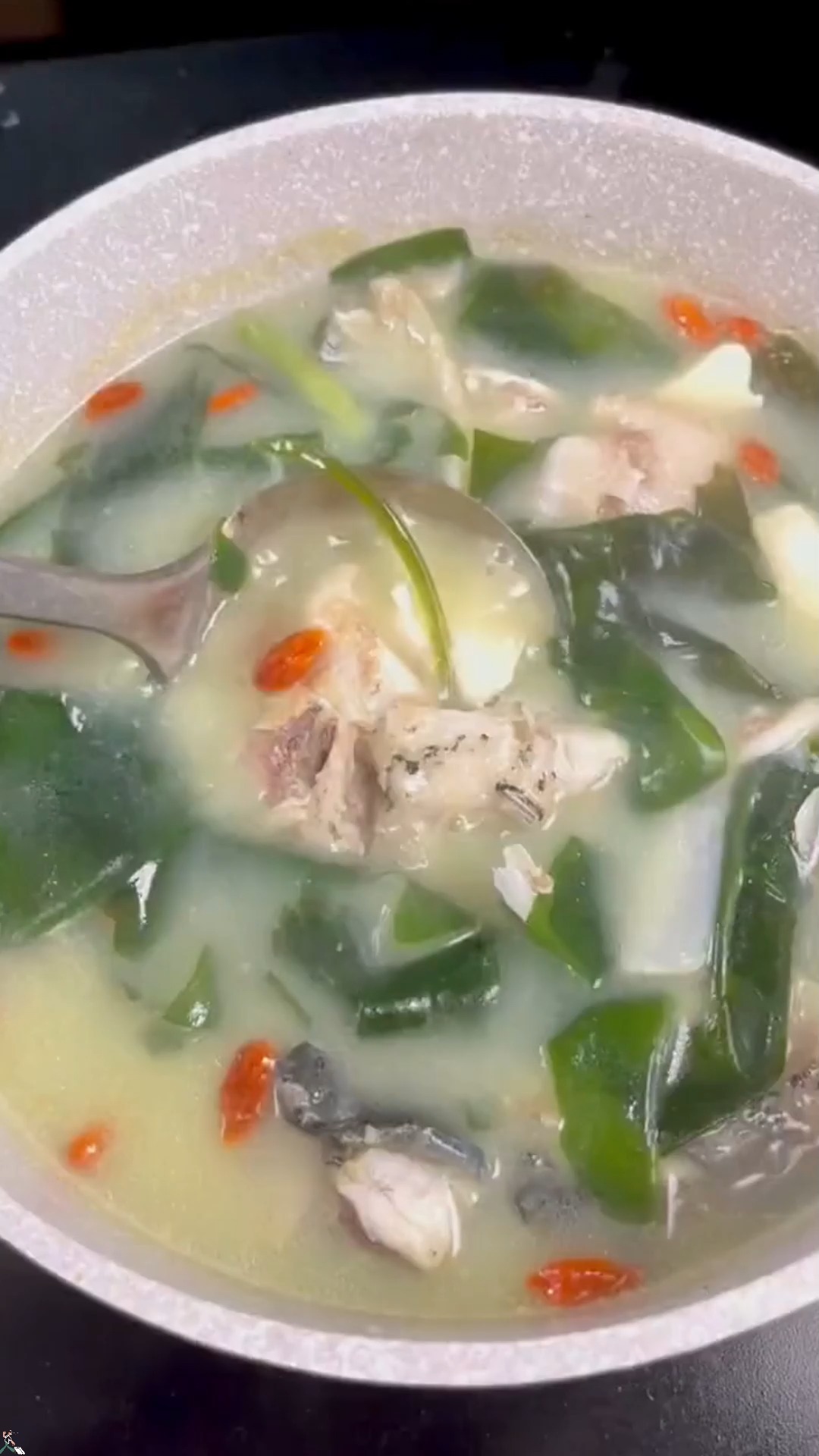 #美食#做一道小朋友都爱喝的鱼头汤