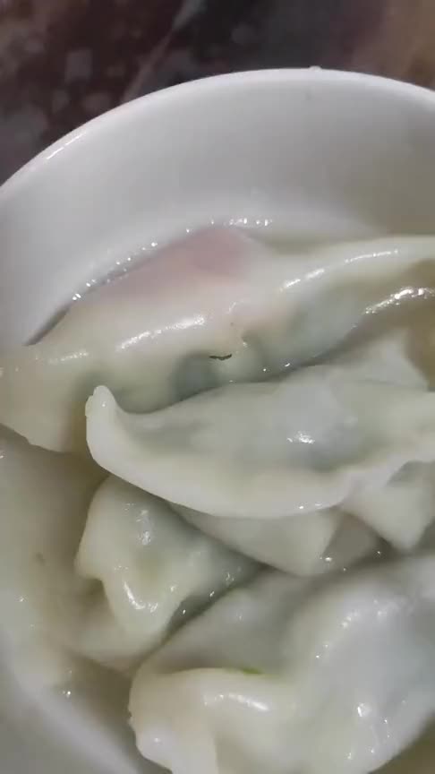 家里包饺子没有硬币,媳妇用这个代替,夹开一看,我啥也不说了!