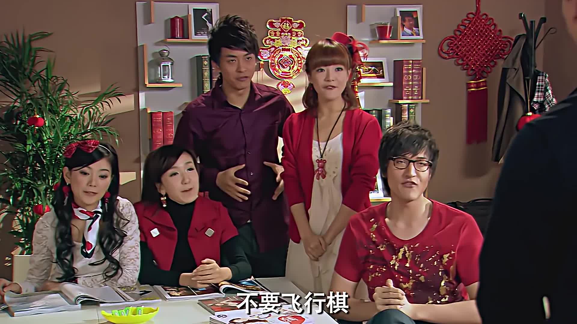 公寓:鸡翅少五只,张伟找小哥说理,鸡翅没要回来还倒贴