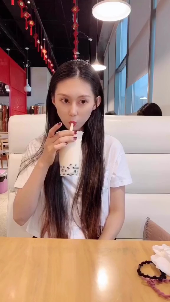 十块钱喝三杯奶茶!