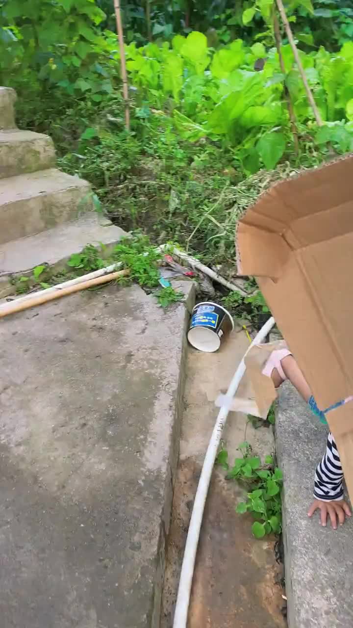 熬过猪油的油渣是童年的记忆,小时候吃肉多少还是有点奢侈的,但猪油是必不可少的,你们喜欢吃油