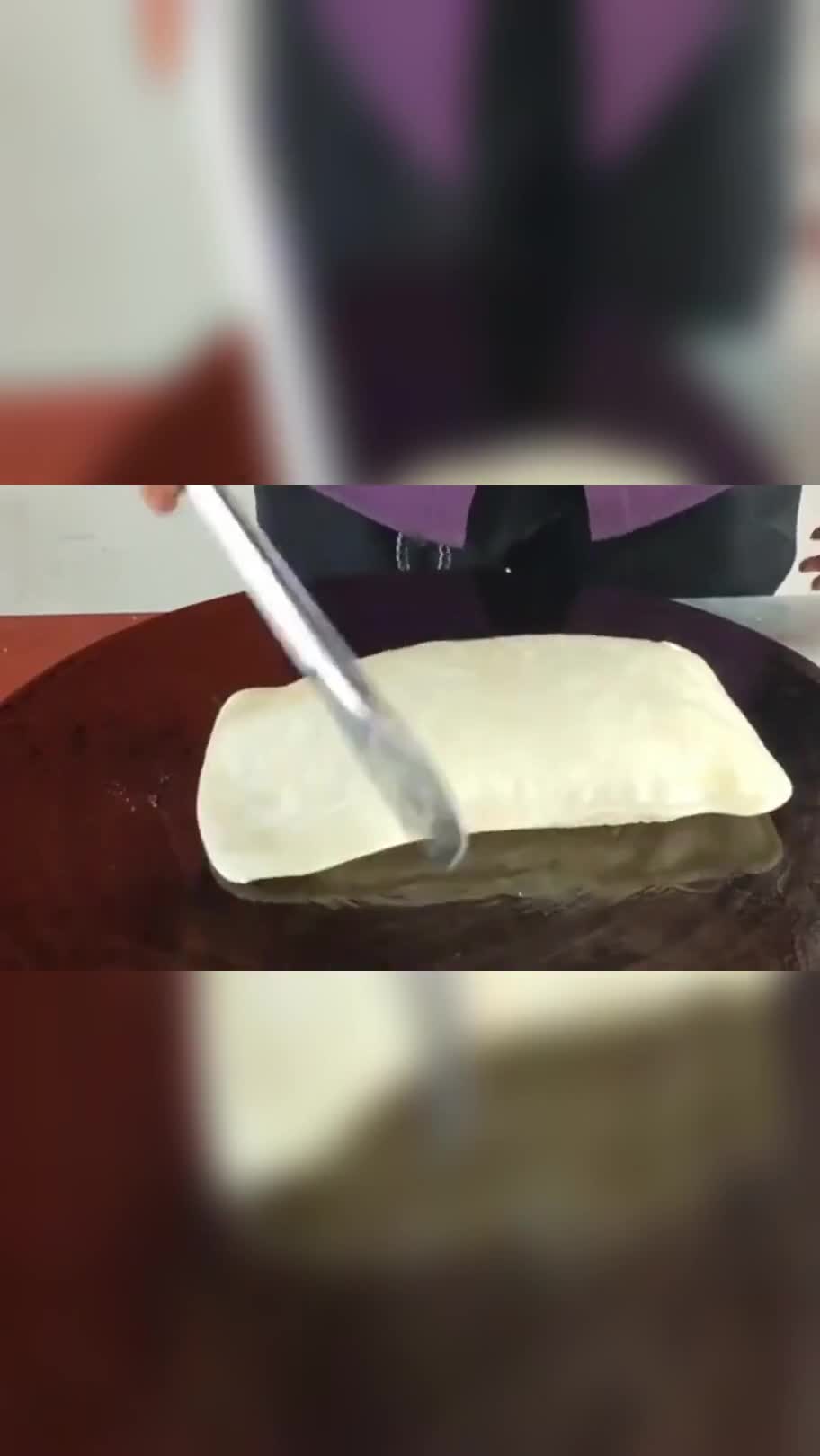 这才是真正的鸡蛋灌饼,这手艺绝了!