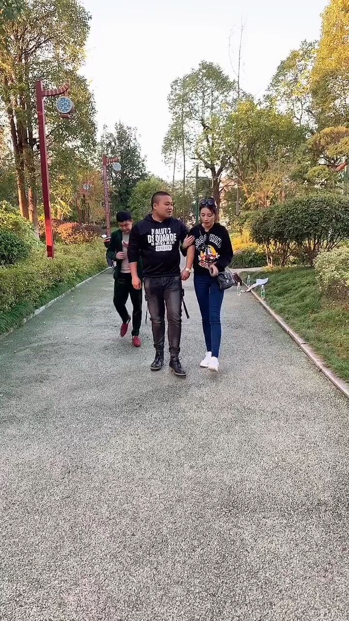 #搞笑段子剧#好白菜都被猪拱了