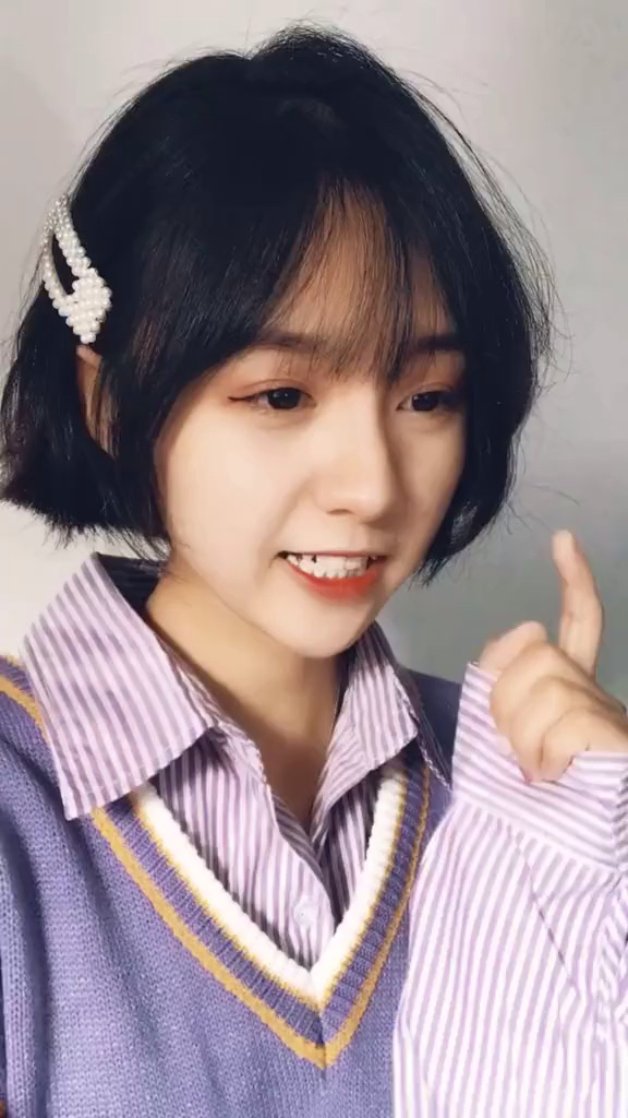 有一天鲨鱼碰到了大嘴鱼.. 