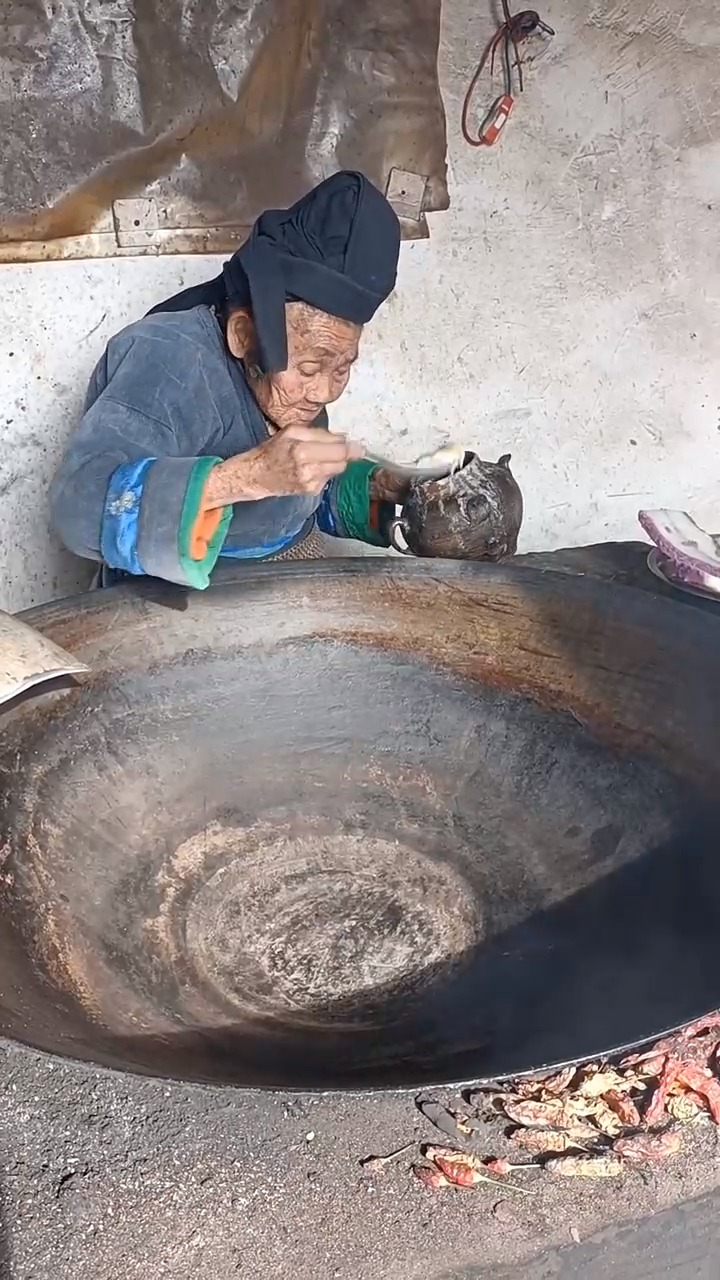 #美食记#我们云南的蒸糕粑,炸一下更好吃。