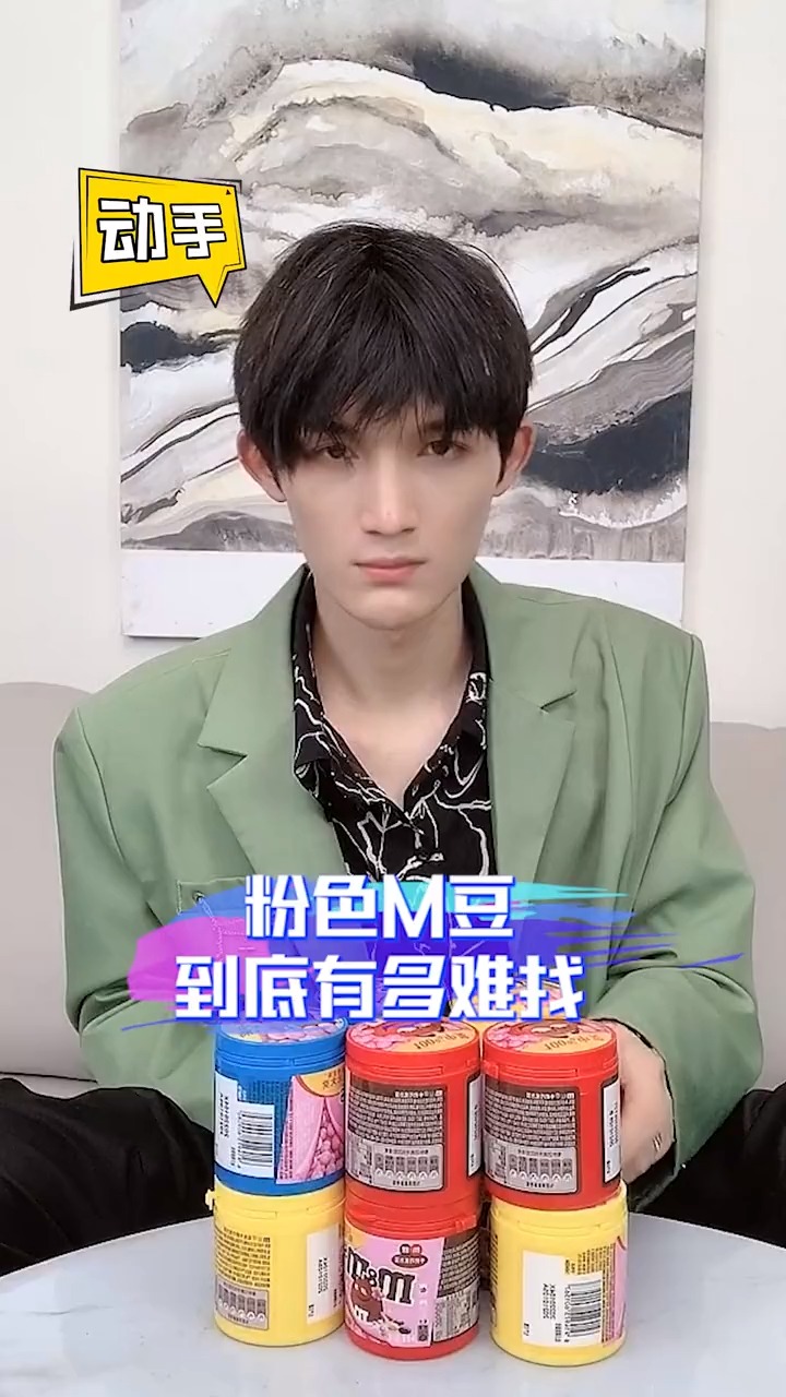 #独竖一知#我花1个月饭钱买巧克力后，女友气到竟然跟人跑了！！