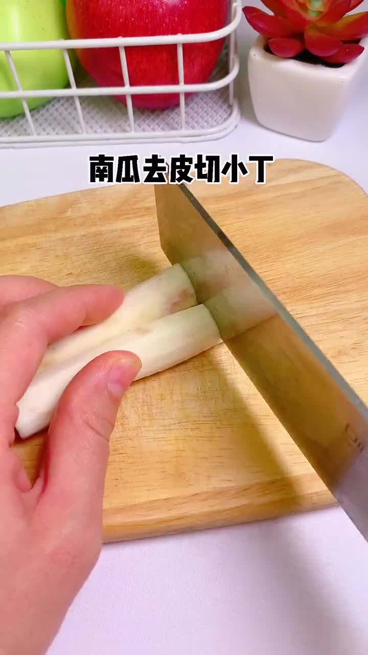 山药南瓜鸡蛋蒸糕这样做补铁补钙又补锌松软香甜没牙也能吃