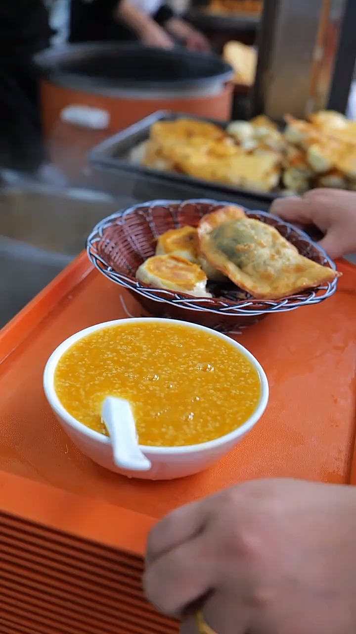 #美食记#河南美食包子油条胡辣汤