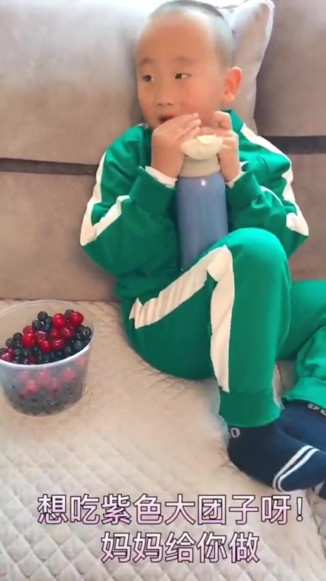 #搞笑段子#儿子想吃紫薯大团子,看宝妈的做法,没想到这么简单