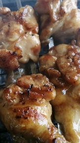 #万物皆可烧烤#小鸡腿用炭火烧烤,味道绝了,一口爆汁