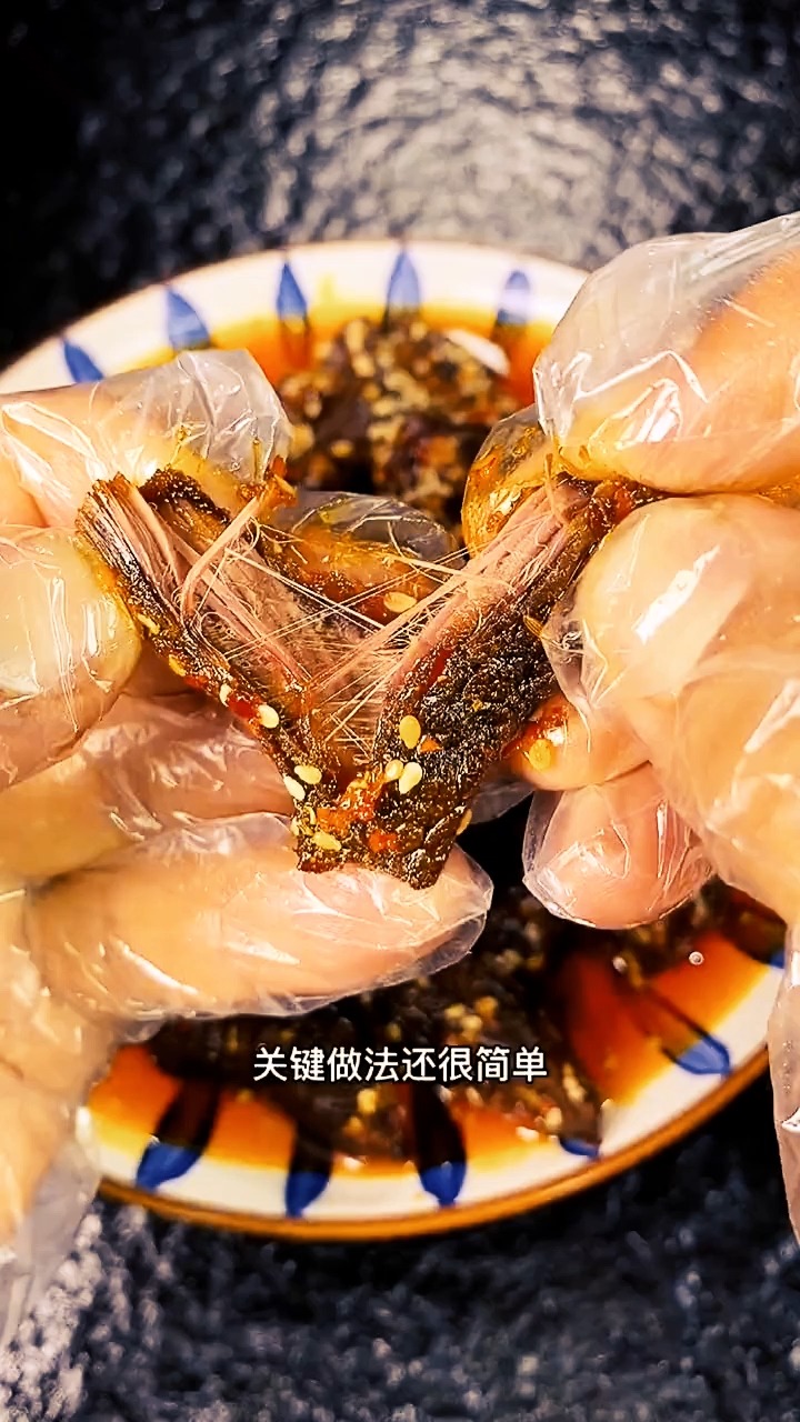 自己在家也能做出麻辣干香有嚼劲的牛肉干,做法还很简单