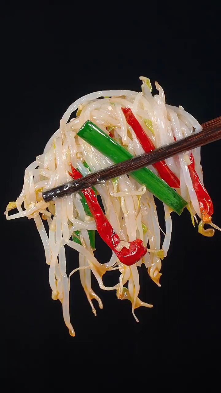 酸辣可口的凉拌豆芽