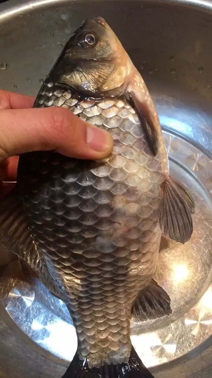 教你如果做江湖上失传已久的纸包鱼做法
