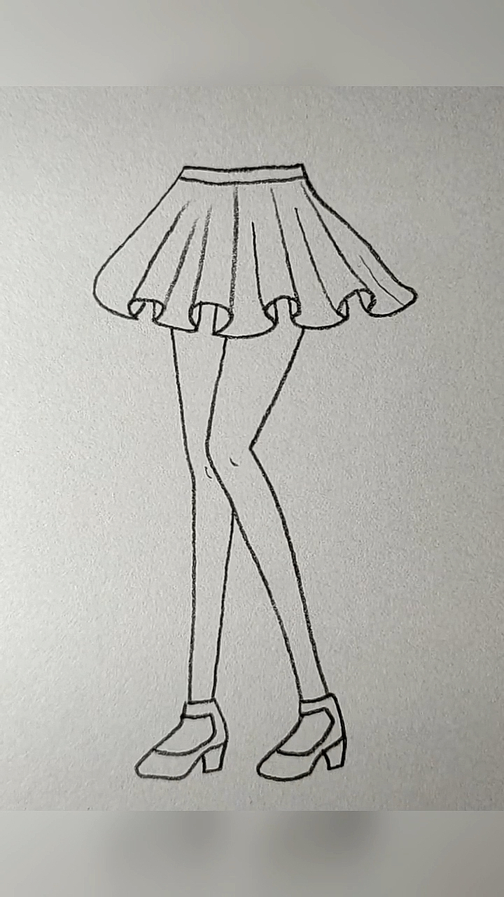 #简笔画#裙子与双腿的画法