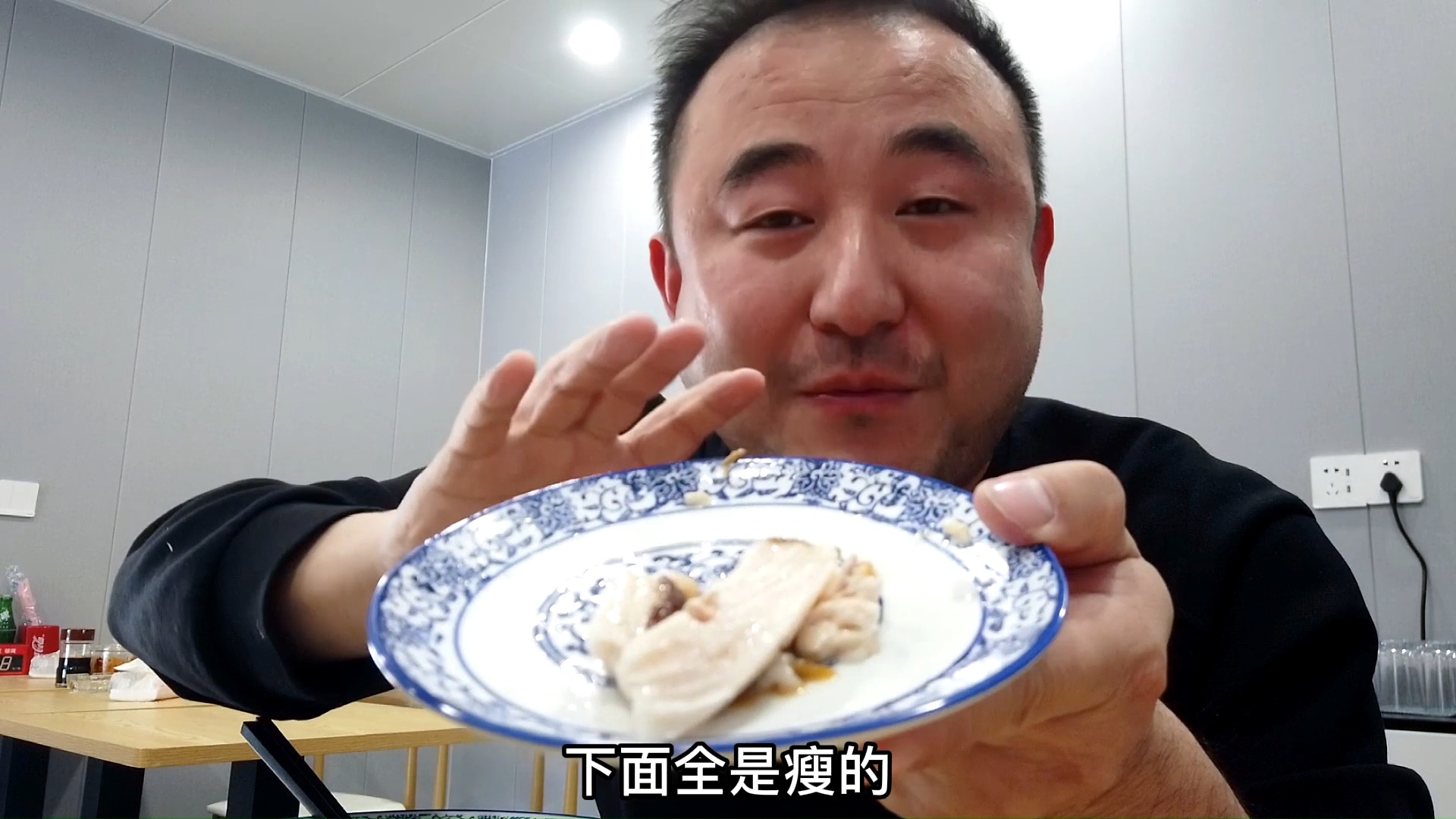 #美食探店#苏式面馆焖肉16元一块瘦肉口感都软糯,红汤面8元加份雪冬肉丝