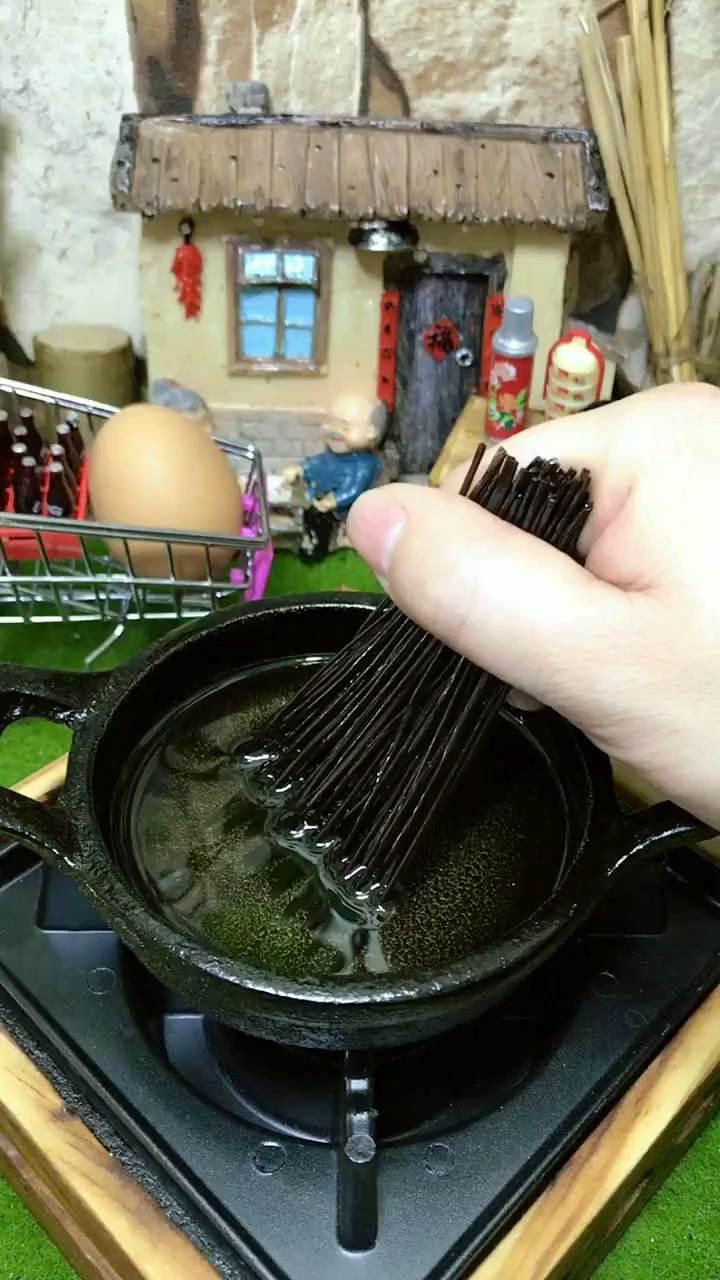 油炸小黑蛆