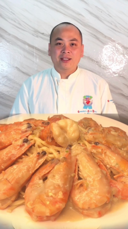 #美食#大厨分享正宗粤菜“芝士伊面焗虾”,鲜香可口层次丰富,收藏了