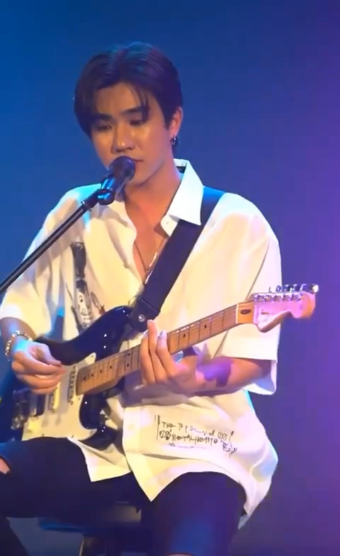 #你喜欢的样子我都有#泰星 泡芙perth王俊勇 我家最帅的吉他勇