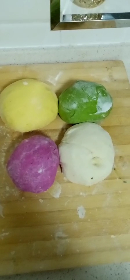彩色饺子