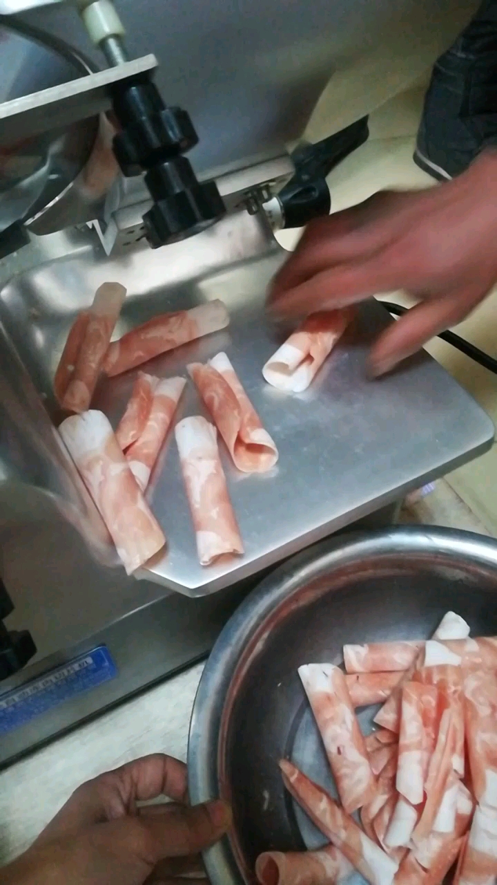 切羊肉卷 