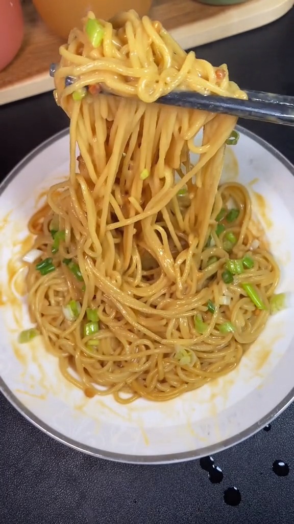 每次做这个沙县小吃的花生酱拌面,我儿子开心到起飞,两三口就干完了