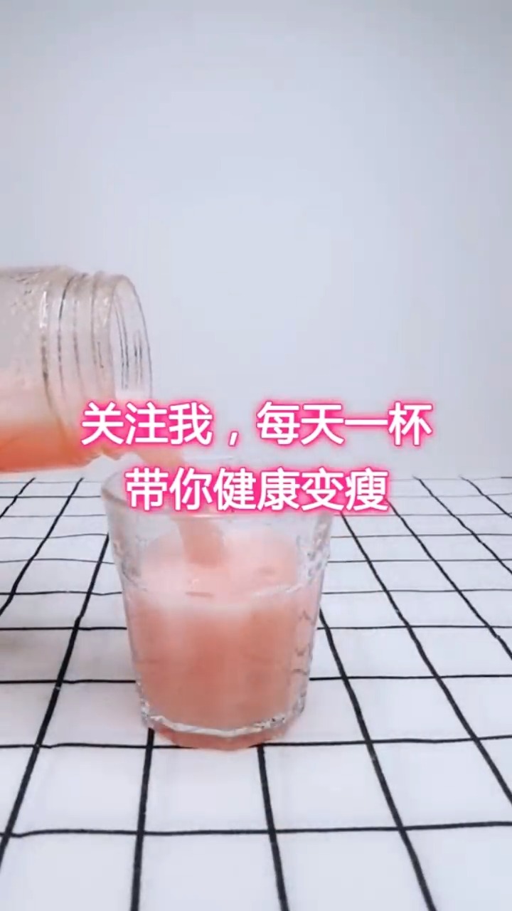 #再不减肥就晚了#番茄+白萝卜 比较多的膳食纤维,吸附油脂,排出体外,避免脂肪在皮下堆积。