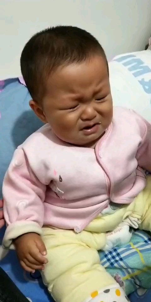 吃个小米粥都整的这么可爱表情