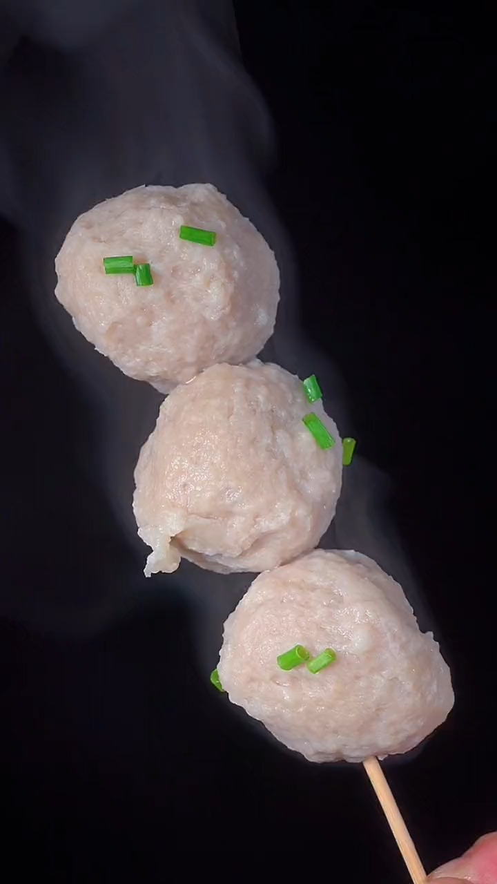 #美食#想吃猪肉丸，牛肉丸你就自己在家做吧，要不了几分钟。