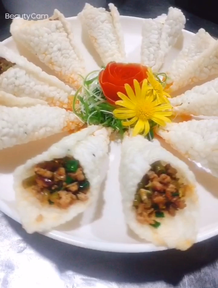 #自制美食#(水晶锅巴卷)每天出一道菜品,其中会发一些教程!谢谢!加个关注