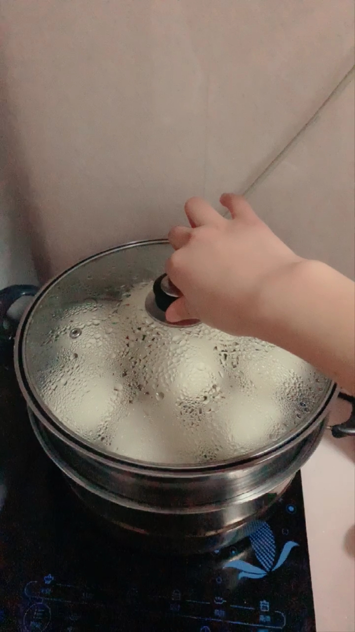 第一次蒸馒头需鼓励