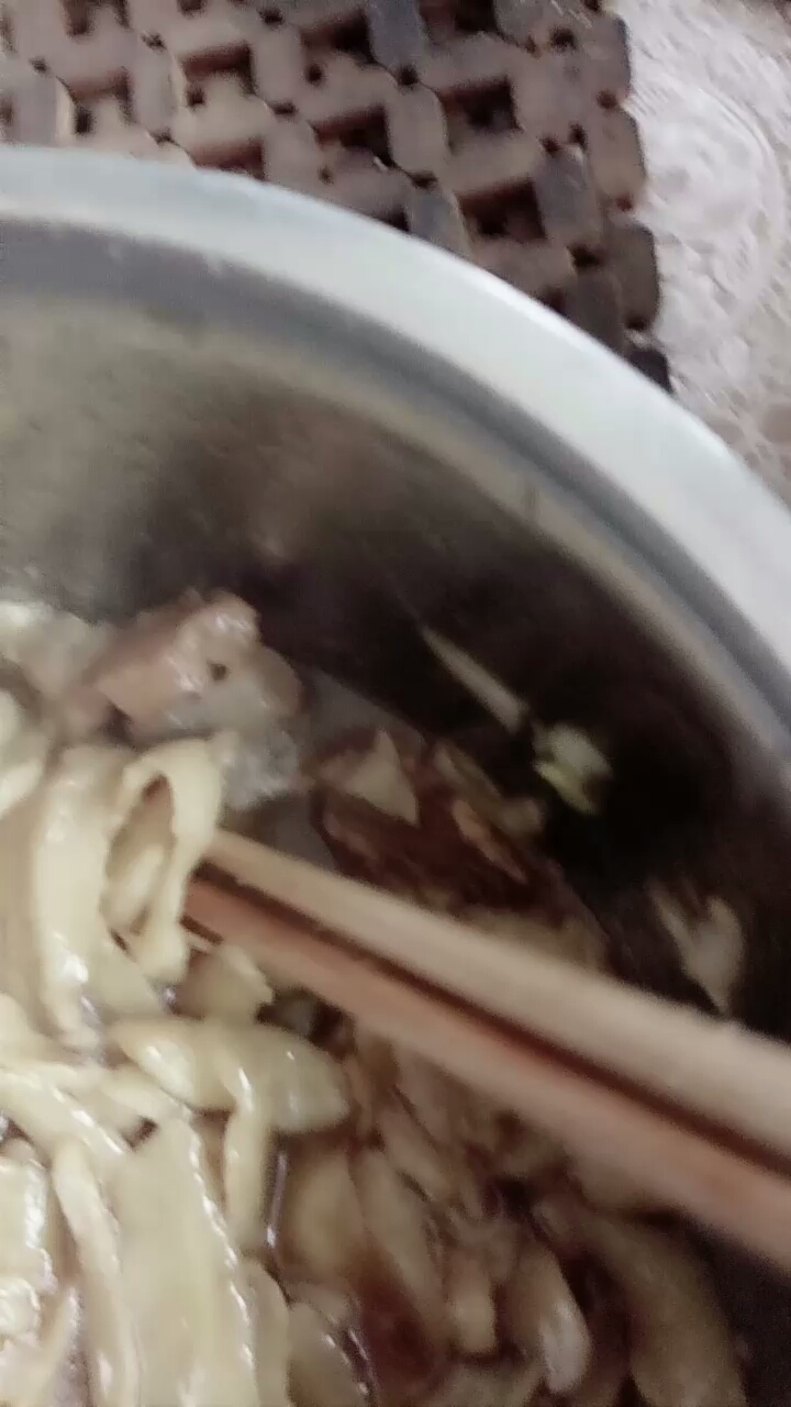 自制红烧肉刀削面,老香了