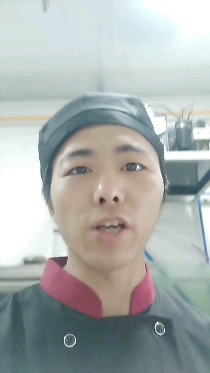 黄鼠狼给鸡拜年--?