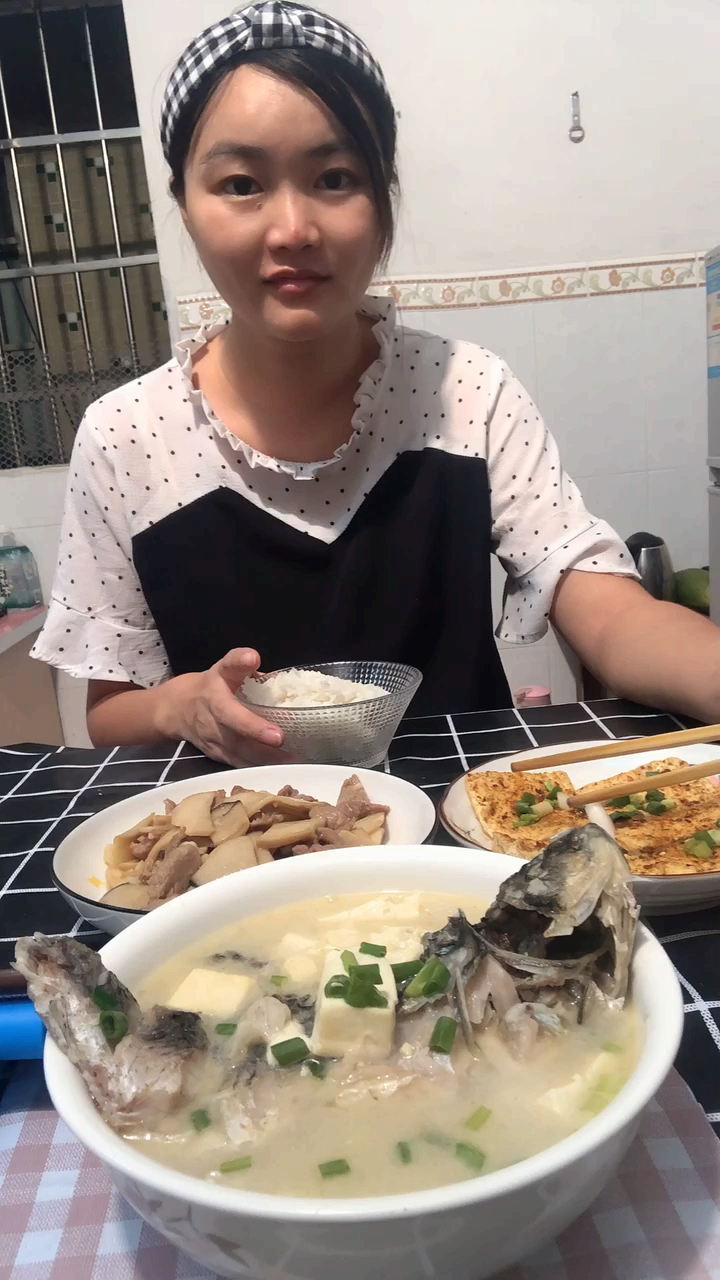 广州出租房人生中第一次吃这个?被老公笑话说我头发长见识短……