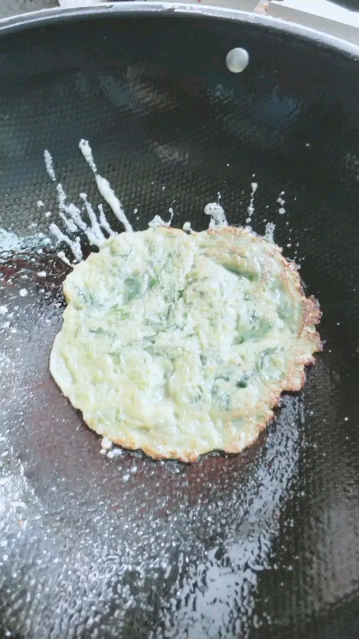 每年QQ草这时最嫩,煎饼最好吃了