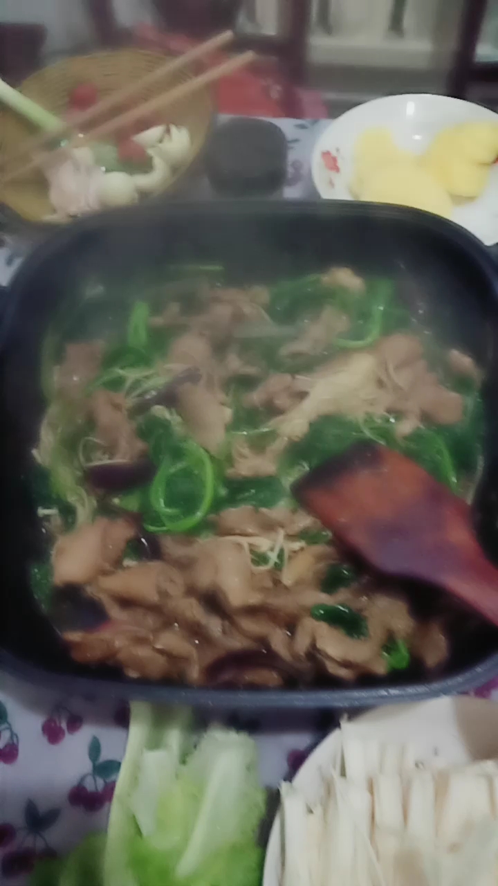 喝酒烤肉