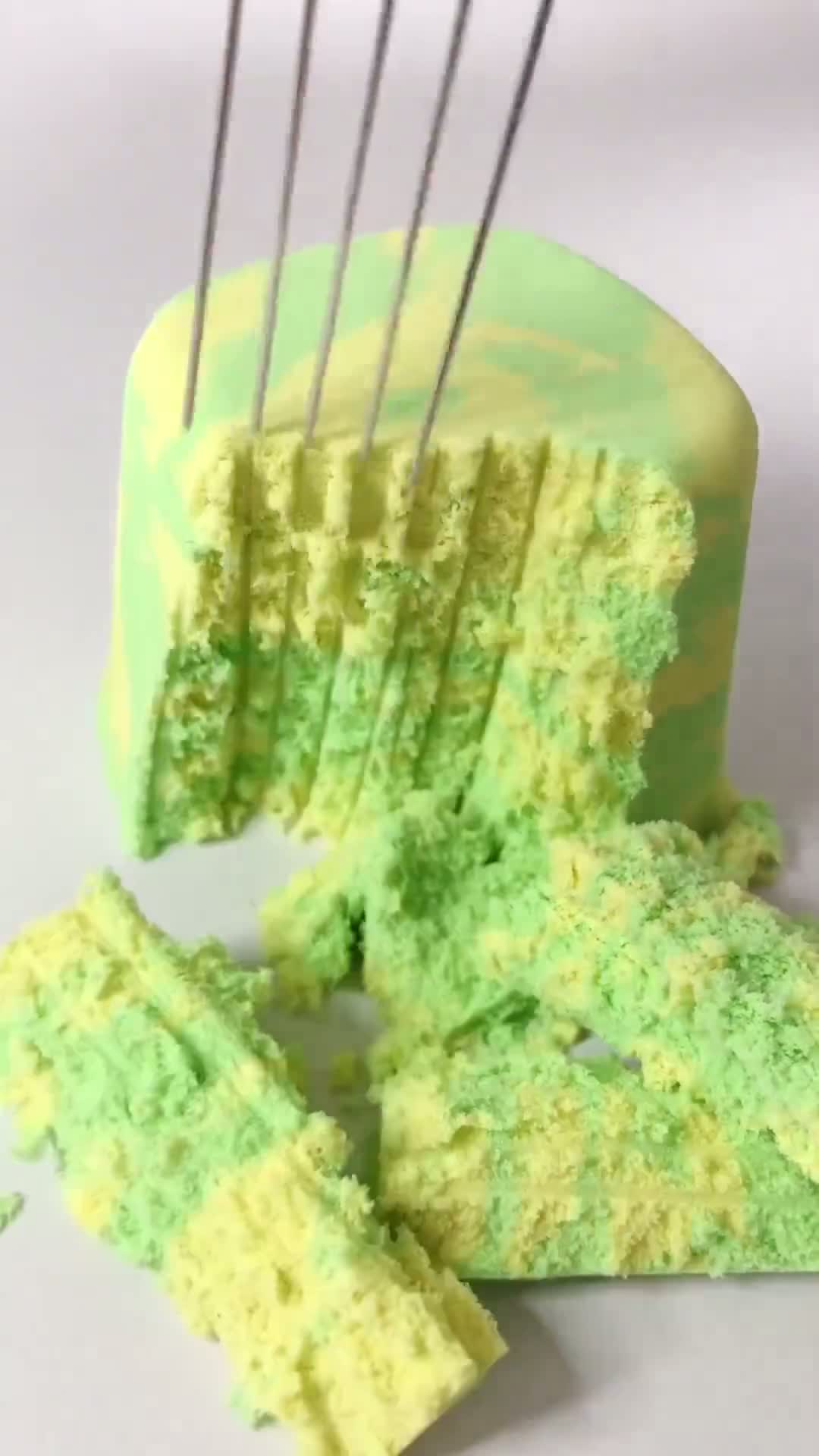 用吉他切割蛋糕,这创意真是绝了!