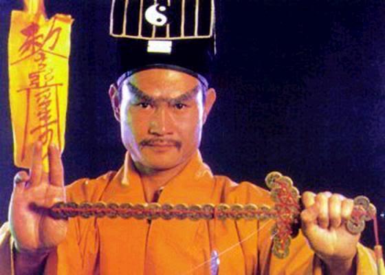 55岁钱小豪:因陷绯闻后难以翻身,两任妻子好美小儿子不敢恭维!