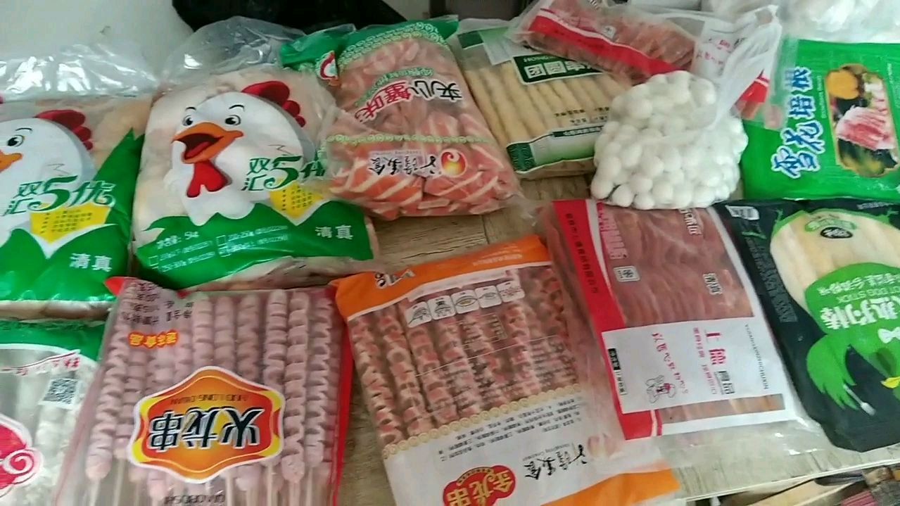 小伙创业第一天,一共进货不到300块钱。他能做成吗?