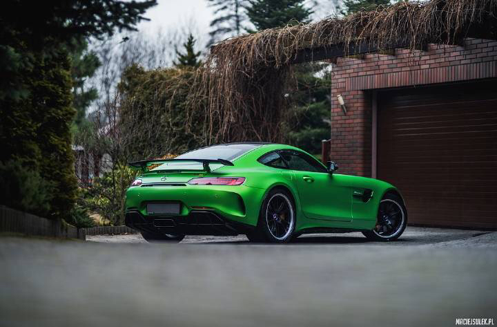 綠魔 奔馳amg gt-r