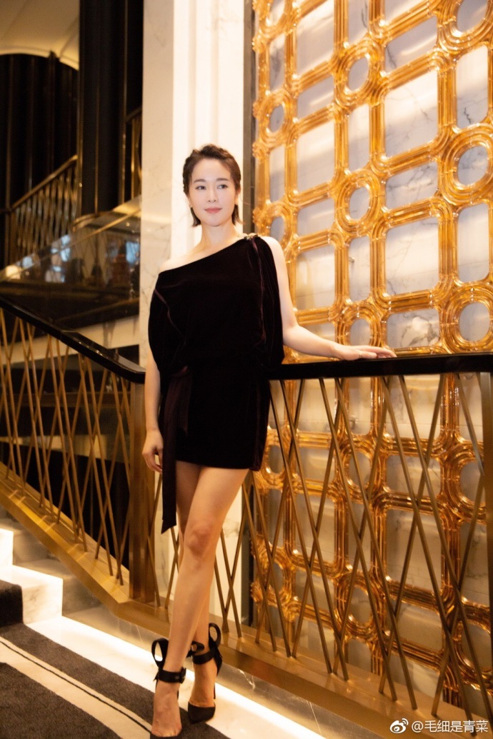 左小青:性感迷人气质脱俗,太美了!