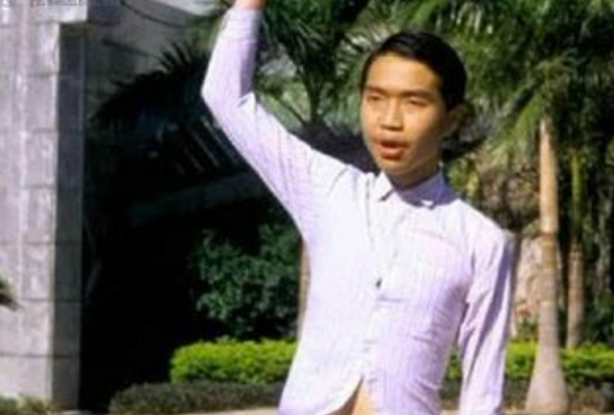 37岁的酱爆发了一张照片,引起网友热议,网友:你真是膨胀到不行