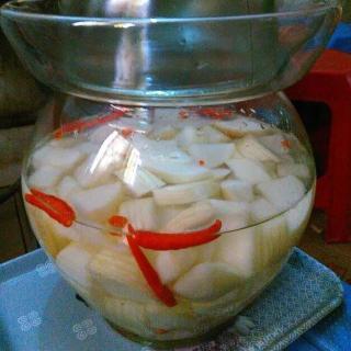 坛子里面会开花?这是腌制酸萝卜的时候放错"水"造成的后果!