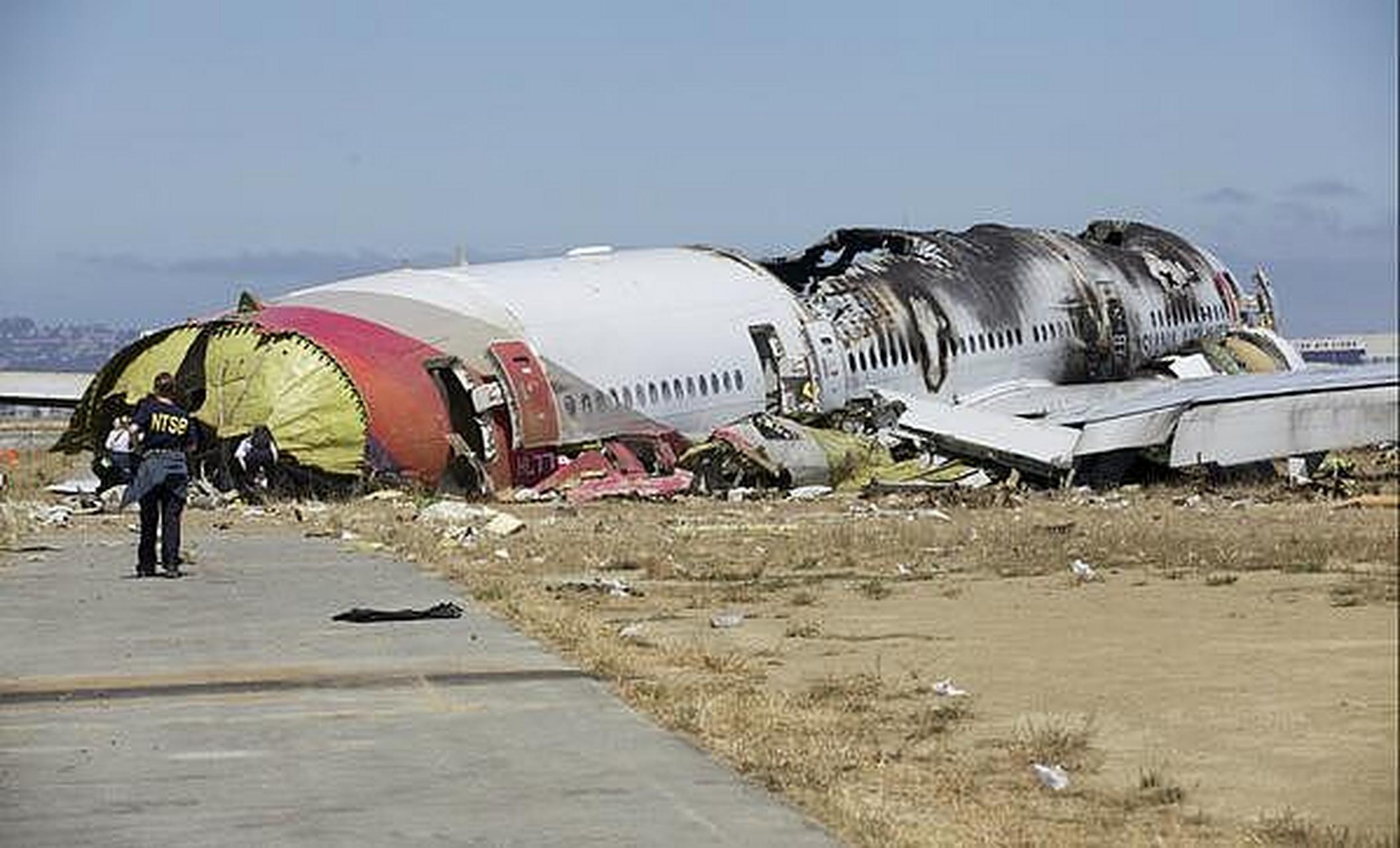 一架伊尔 76 运输机在俄边境州坠毁,机上 63 人