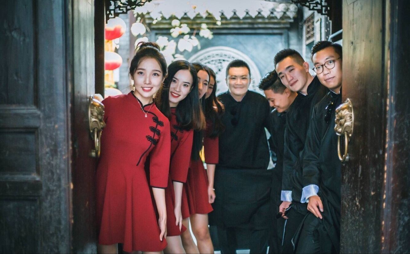 何捷为战友婚礼当伴郎,比新郎还帅,原来那会儿就是颜值担当了