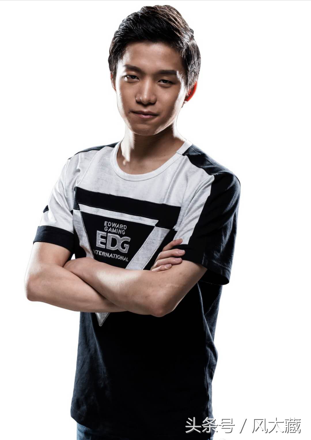 2015年4月,帮助edg战队获得lpl春季赛冠军;同年5月,帮助edg战队获得