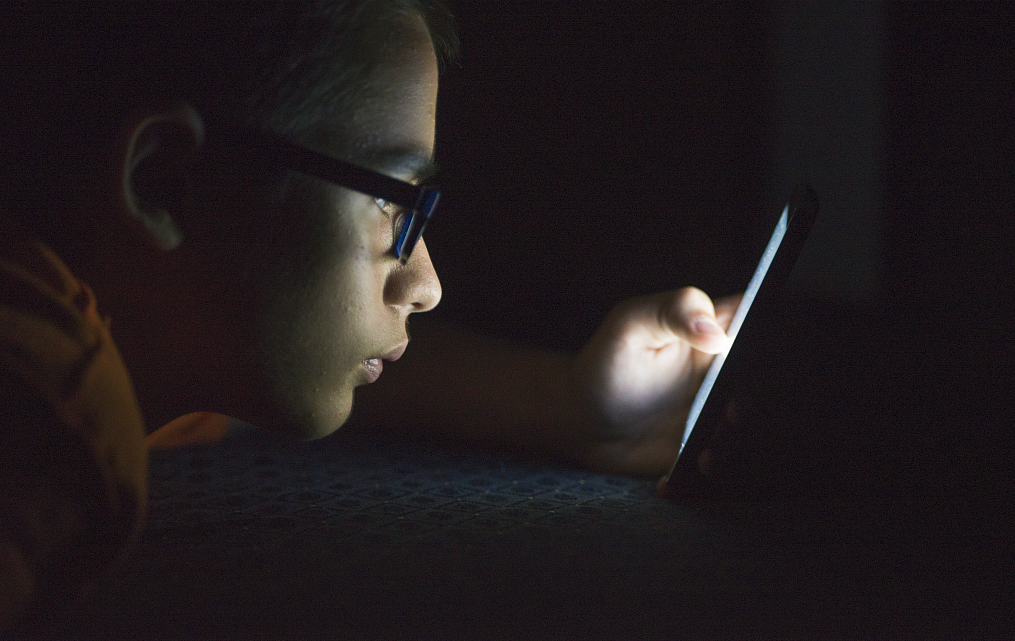 心理学家:玩手机越多的人,这3种能力越脆弱,你要警惕