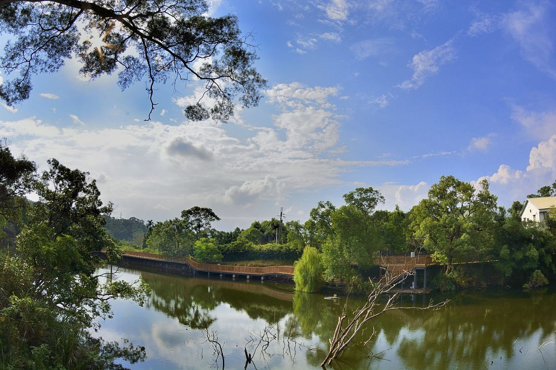 我便是怀着这样的期待与向往,踏上了前往重庆璧山青龙湖的旅程.