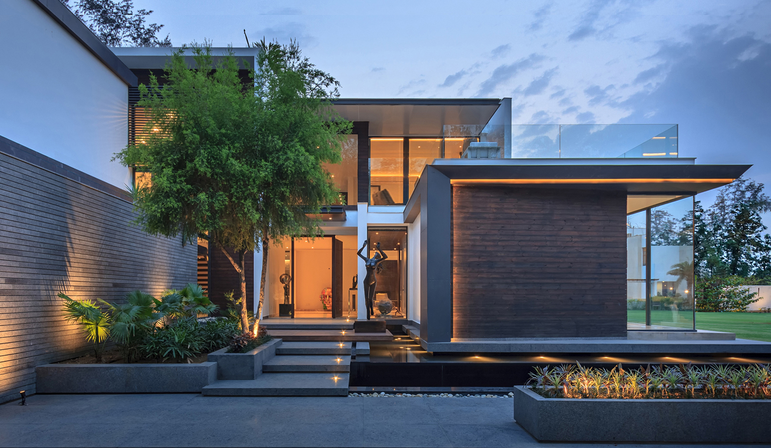 住宅设计:一栋绝美豪宅,三个大客厅!建筑面积1300平的轻奢别墅